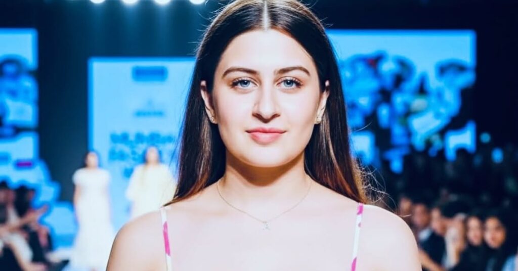 Discover Vera Bedi’s full profile: her age, family background, viral red carpet moment, and what makes her a rising figure in Bollywood’s next generation.