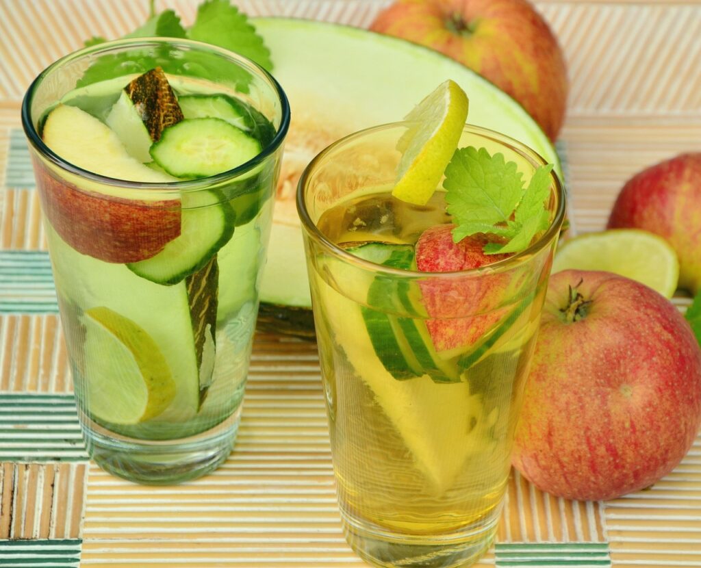 Refresh, reset, and reduce belly bloat with this 14-day detox water challenge. Easy, plant-based recipes for hydration and energy.